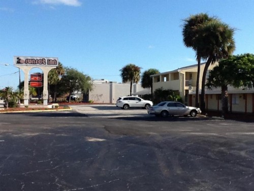 Sunset Inn- Fort Pierce FL - image 43