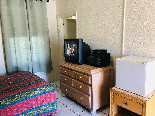 Sunset Inn- Fort Pierce FL - image 5