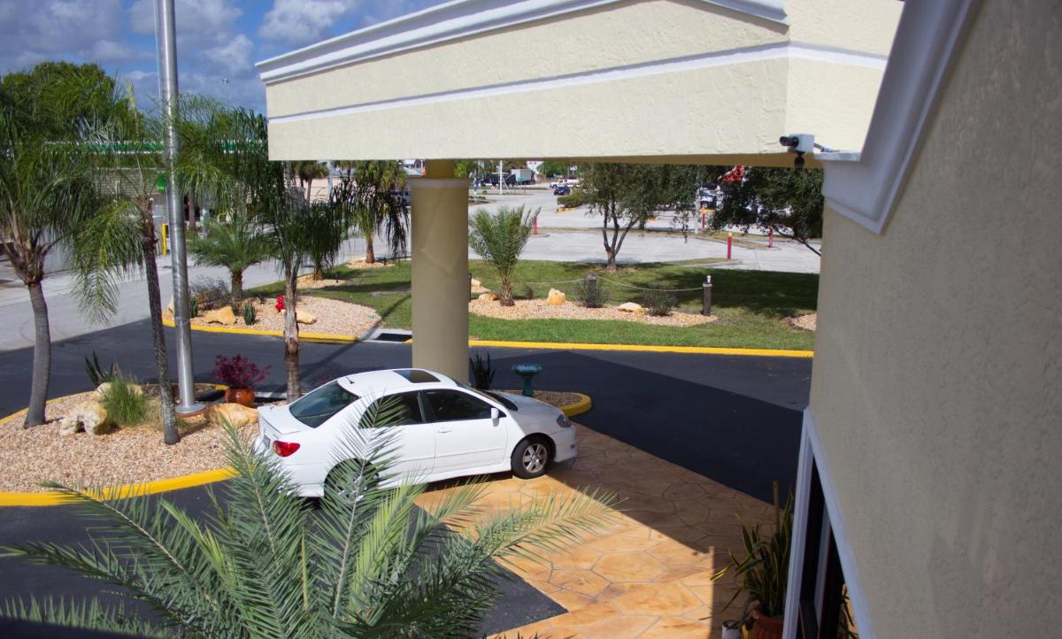 At Home Inn - Fort Pierce - image 6