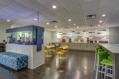 Emerald Coast Inn & Suites - image 6