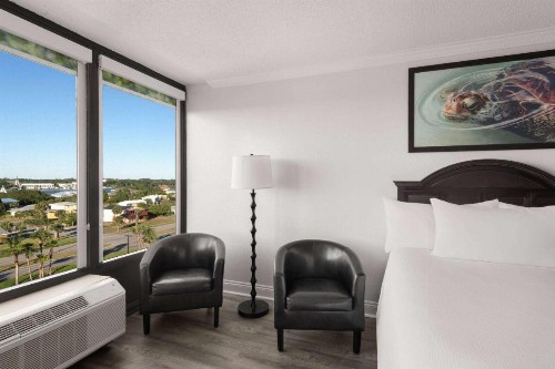 Wyndham Garden Fort Walton Beach Destin - image 31