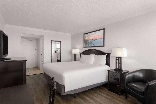 Wyndham Garden Fort Walton Beach Destin - image 39