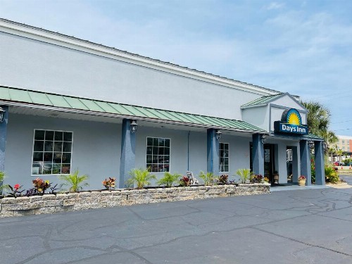 Days Inn by Wyndham Fort Walton Beach - image 13