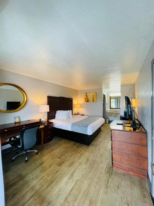 Days Inn by Wyndham Fort Walton Beach - image 16
