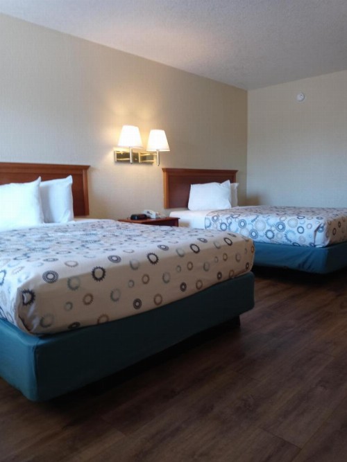 Holiday Lodge & Suites - Sunset Plaza - Fort Walton Beach - image 12