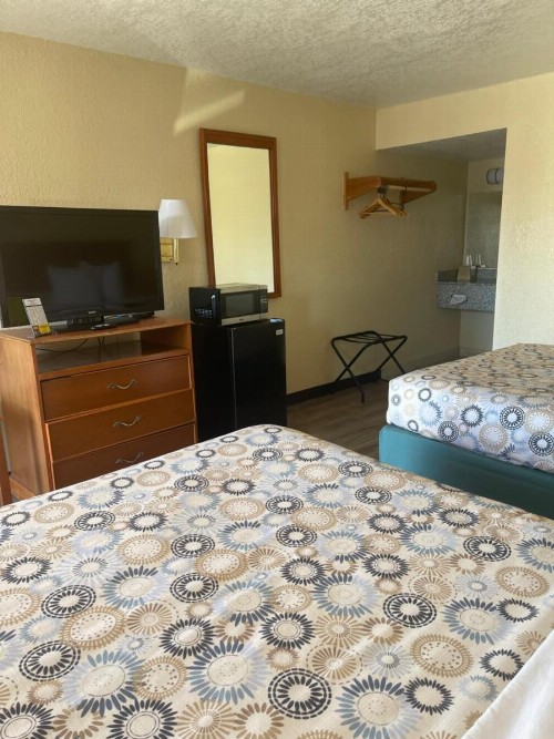 Holiday Lodge & Suites - Sunset Plaza - Fort Walton Beach - image 18