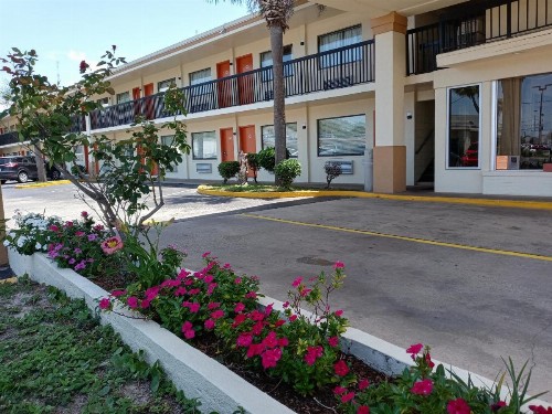 Holiday Lodge & Suites - Sunset Plaza - Fort Walton Beach - image 19