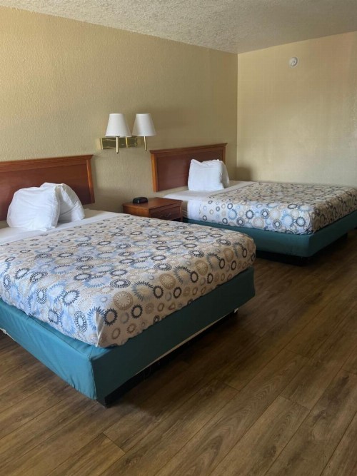 Holiday Lodge & Suites - Sunset Plaza - Fort Walton Beach - image 25