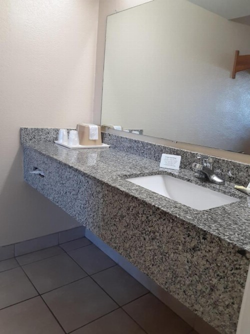 Holiday Lodge & Suites - Sunset Plaza - Fort Walton Beach - image 3