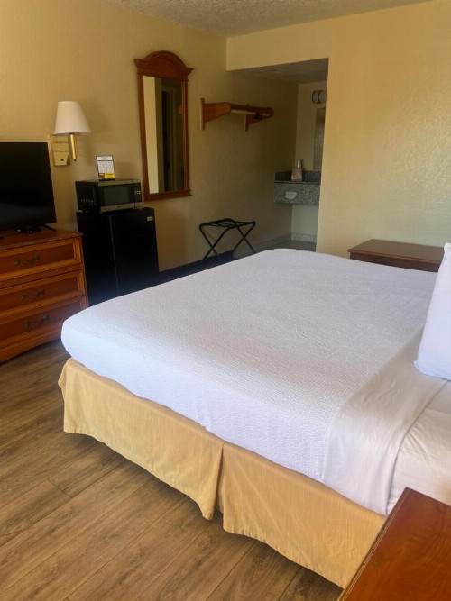 Holiday Lodge & Suites - Sunset Plaza - Fort Walton Beach - image 32