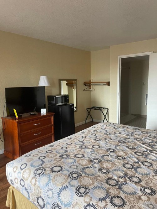 Holiday Lodge & Suites - Sunset Plaza - Fort Walton Beach - image 37