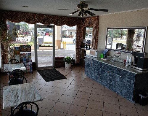 Holiday Lodge & Suites - Sunset Plaza - Fort Walton Beach - image 4