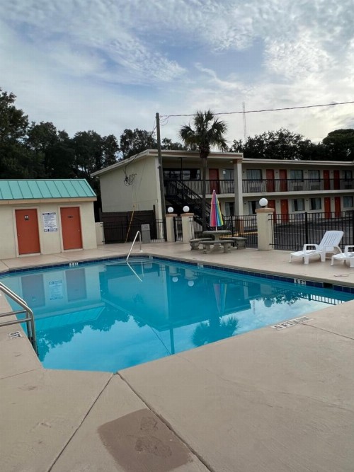 Holiday Lodge & Suites - Sunset Plaza - Fort Walton Beach - image 43
