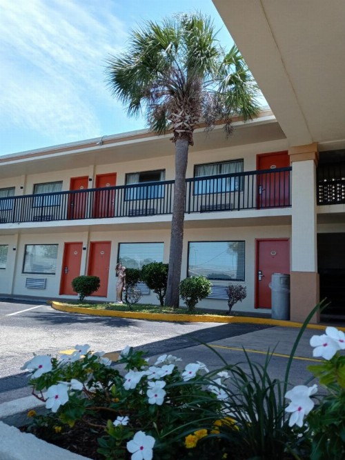 Holiday Lodge & Suites - Sunset Plaza - Fort Walton Beach - image 47