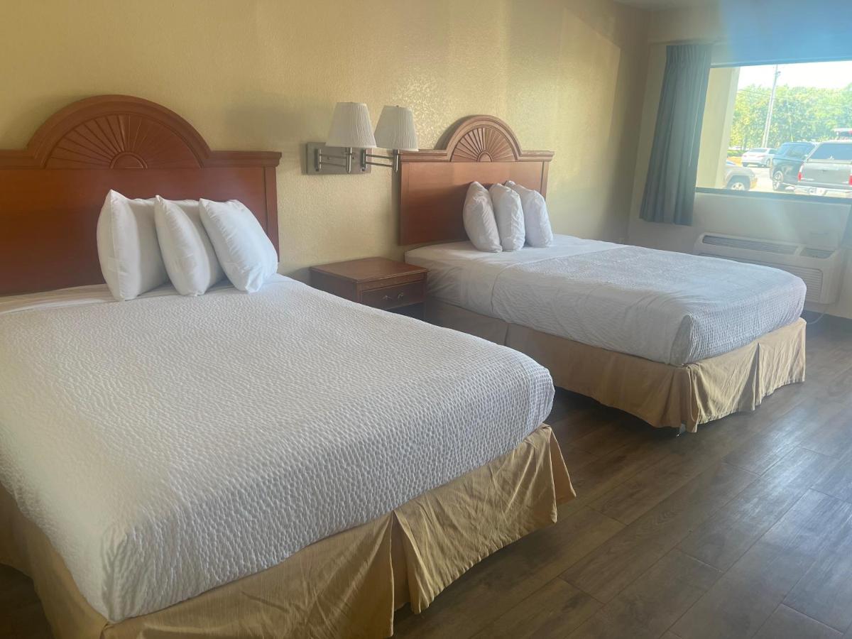 Holiday Lodge & Suites - Sunset Plaza - Fort Walton Beach - image 6