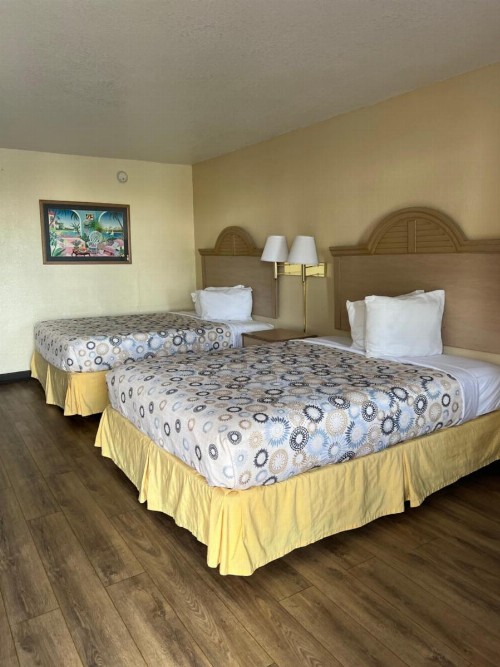 Holiday Lodge & Suites - Sunset Plaza - Fort Walton Beach - image 8
