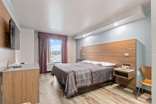 Regency Inn Near Boardwalk & Hurlburt Field - image 21