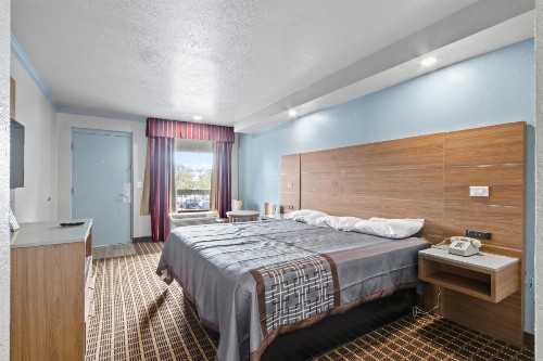Regency Inn Near Boardwalk & Hurlburt Field - image 23