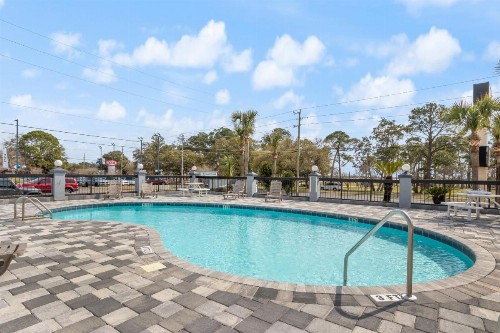 Regency Inn Near Boardwalk & Hurlburt Field - image 28