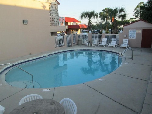 Super 8 by Wyndham Ft Walton Beach - image 31