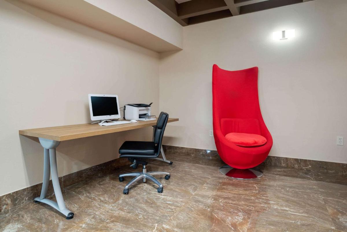 Quality Inn - image 3