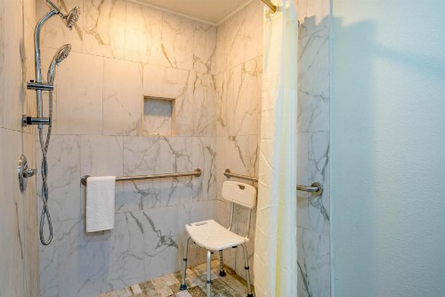 Quality Inn - image 31