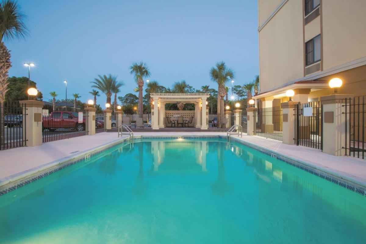 La Quinta by Wyndham Fort Walton Beach - image 2
