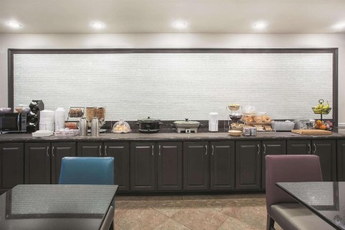 La Quinta by Wyndham Fort Walton Beach - image 30