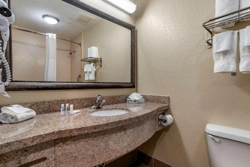 Comfort Inn & Suites Fort Walton Beach - image 11