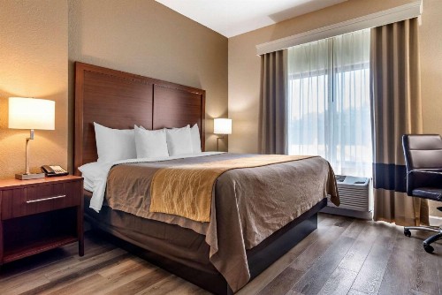 Comfort Inn & Suites Fort Walton Beach - image 19