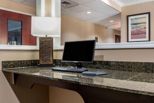 Comfort Inn & Suites Fort Walton Beach - image 24
