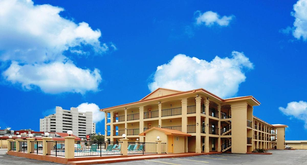Fairway Inn - main image