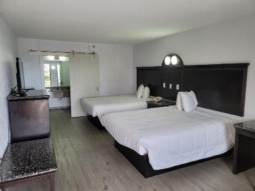 Fairway Inn - image 4