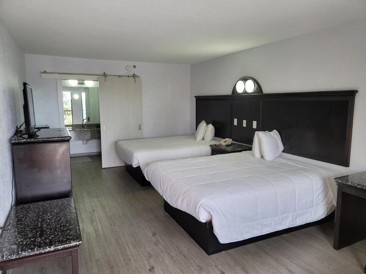 Fairway Inn - image 4