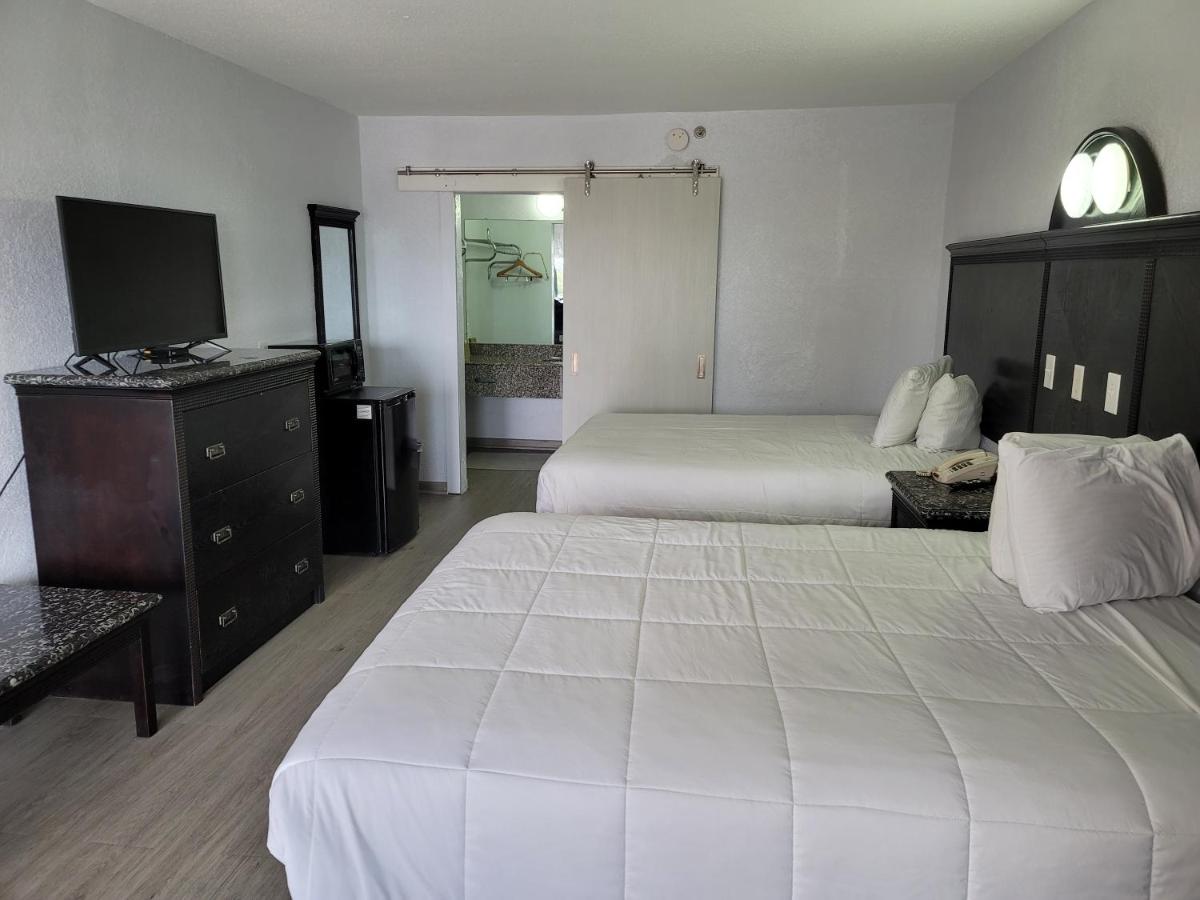 Fairway Inn - image 5