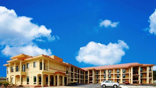 Fairway Inn - image 8