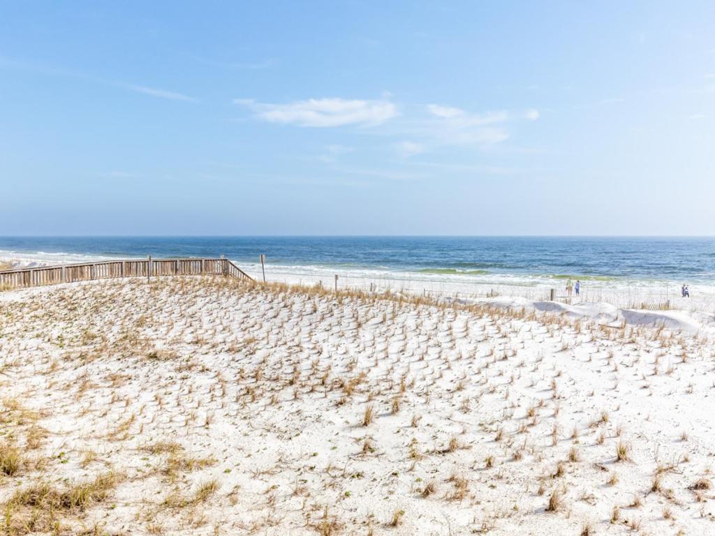 Islander Condominiums I - image 6