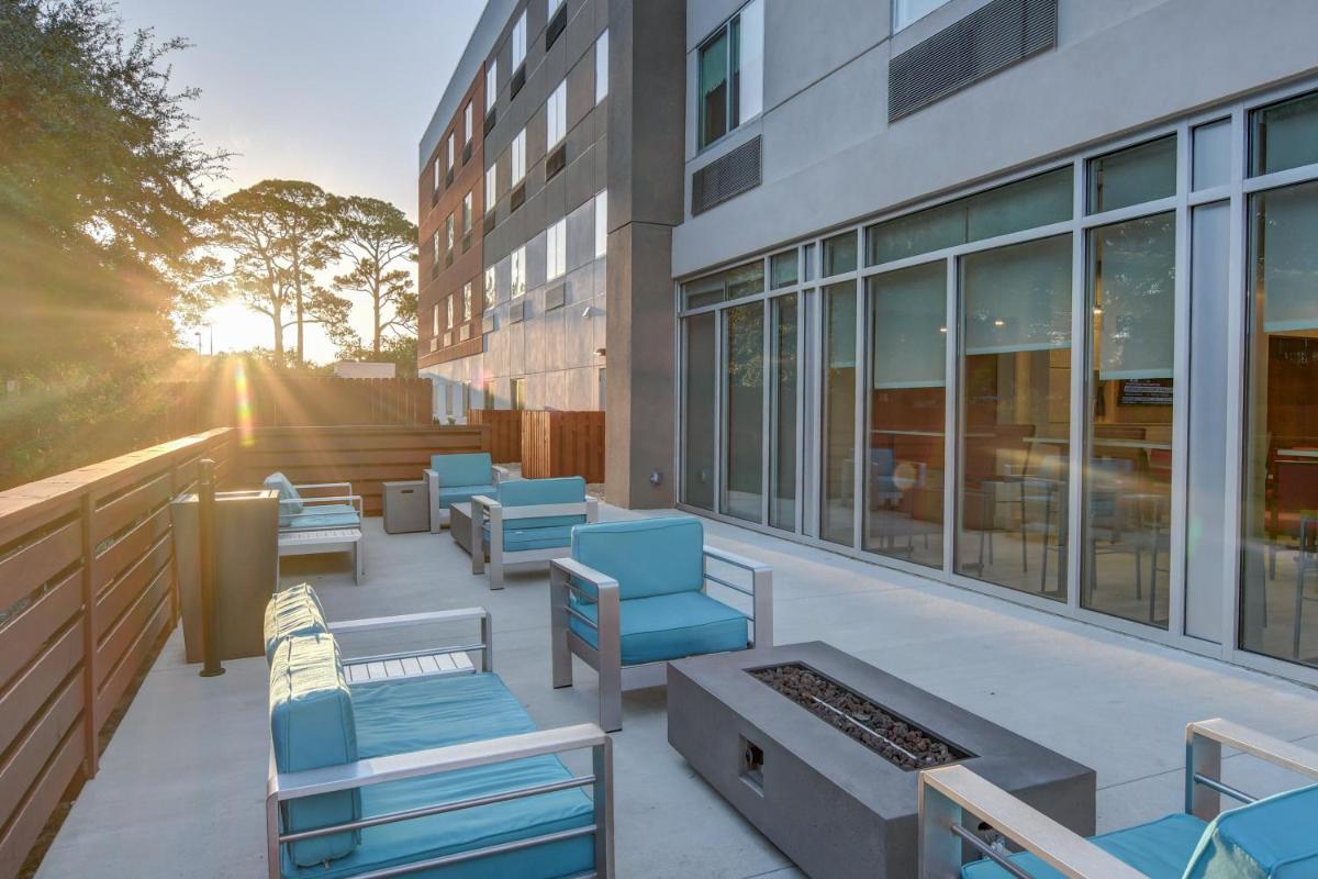 Holiday Inn Express - Fort Walton Beach Central an IHG Hotel - image 5