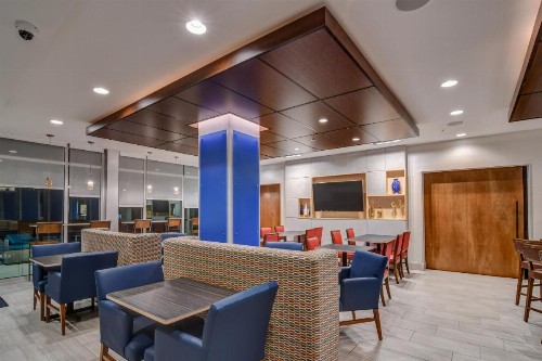 Holiday Inn Express - Fort Walton Beach Central an IHG Hotel - image 6