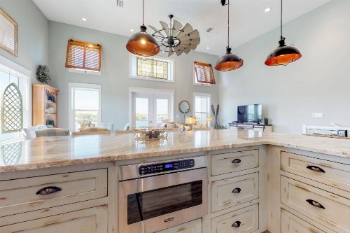 4 Bed 3 Bath Vacation home in Okaloosa Island - image 9