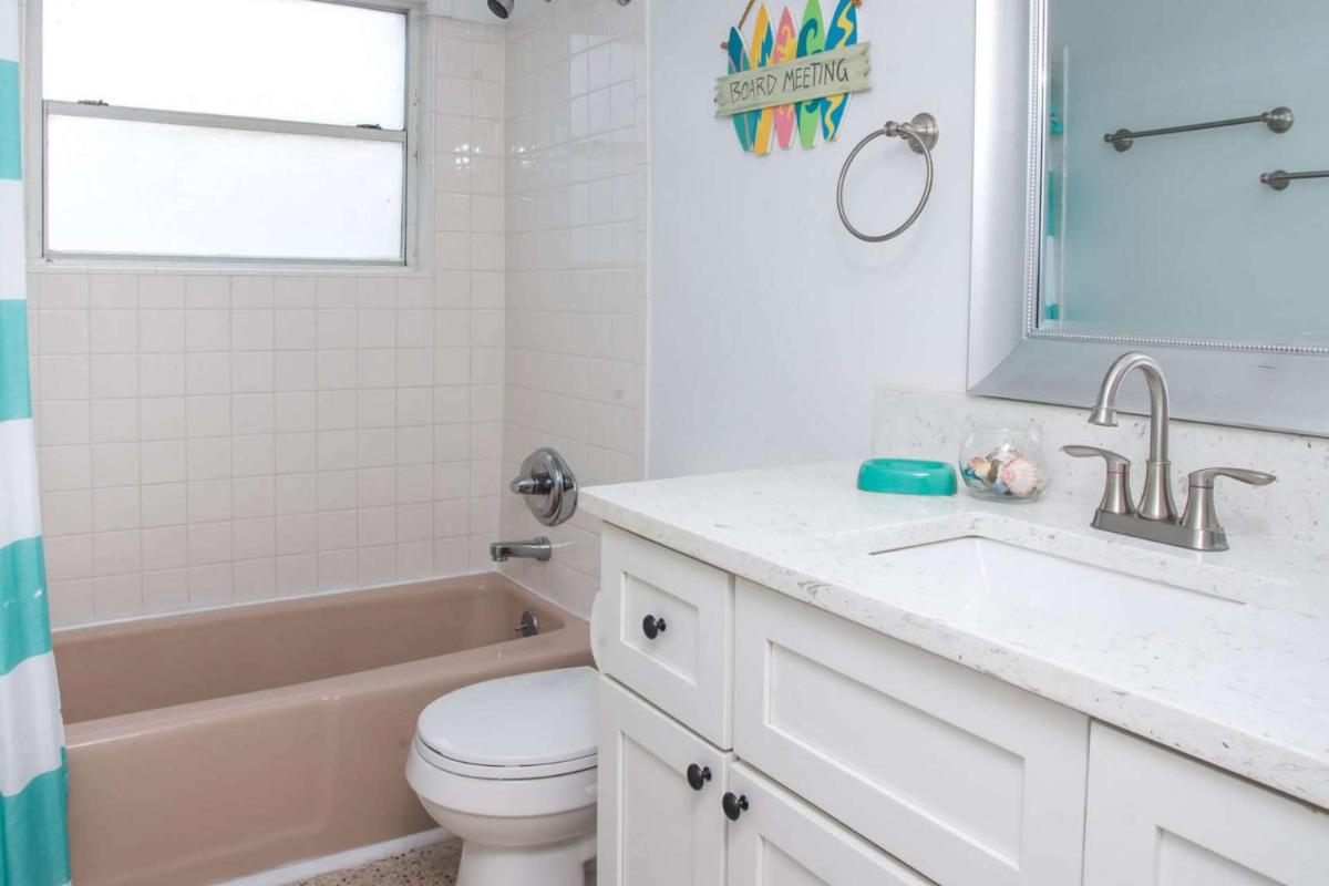 Bluefish Drive Apartments #4 - image 6