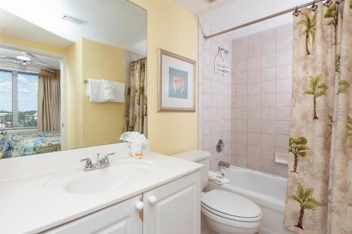 Island Princess Condos - image 10