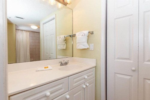 Island Princess Condos - image 9