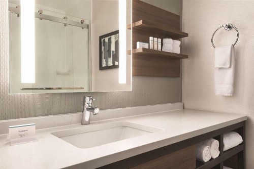 Hilton Garden Inn Fort Wayne - image 2