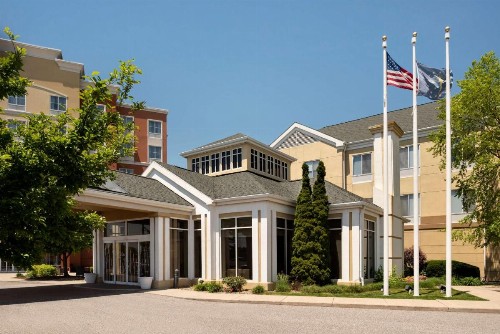 Hilton Garden Inn Fort Wayne - image 3