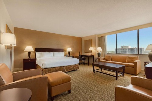 Hilton Fort Wayne at the Grand Wayne Convention Center - image 24