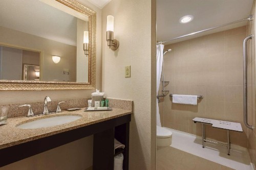 Hilton Fort Wayne at the Grand Wayne Convention Center - image 30