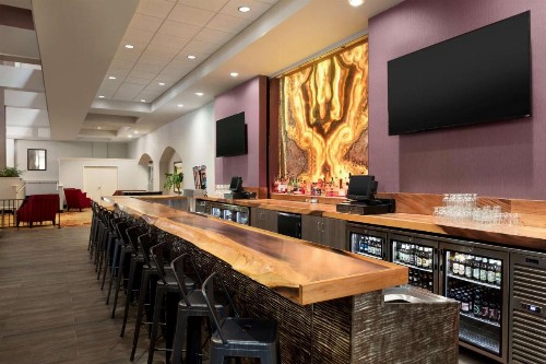 Hilton Fort Wayne at the Grand Wayne Convention Center - image 37