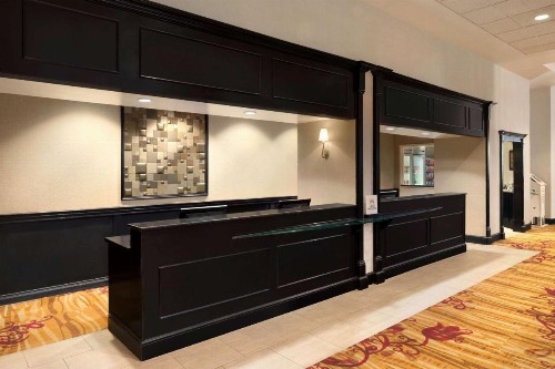 Hilton Fort Wayne at the Grand Wayne Convention Center - image 9