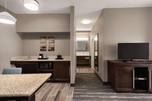Hampton Inn & Suites Fort Wayne-North - image 11